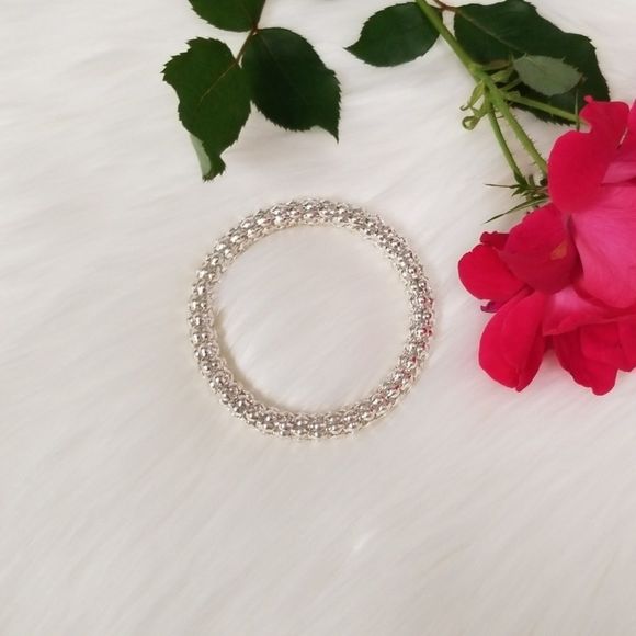 Beautiful Silvertone Bracelet  - Picture 8 of 8